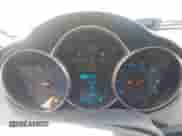 2015 Chevrolet Cruze LT z VIN 1G1PC5SB2F7178955, wystawiony jako IAAI lot #43317822 z przebiegiem 142 121 mil mil oraz . Historia ofert i sprzedaży dostępna na DreamBid. Obrazek 7.