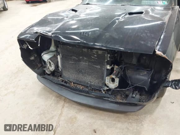 ✅ 2014 Dodge Challenger SXT • VIN: 2C3CDYAG4EH110407 • Lot: 42614236. Wystawiony na IAAI z przebiegiem 84 494 mil. Bezpłatny archiwum sprzedaży aukcyjnych z USA i szczegółowy raport historii pojazdu na DreamBid. Zdjęcie 6.