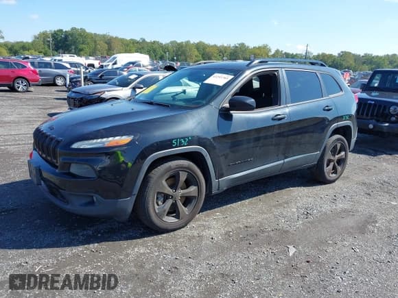 ✅ 2015 Jeep Cherokee Latitude • VIN: 1C4PJMCS7FW792394 • Lot: 43293785. Wystawiony na IAAI z przebiegiem 220 768 mil. Bezpłatny archiwum sprzedaży aukcyjnych z USA i szczegółowy raport historii pojazdu na DreamBid. Zdjęcie 2.