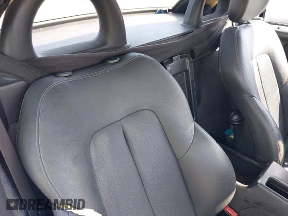 ✅ 2001 Mercedes-Benz SLK 230 Kompressor • VIN: WDBKK49F71F183282 • Lot: 42724592. Listed on IAAI with 165,976 mi. Free auction sales archive from the USA and detailed vehicle history report at DreamBid. Image 8.