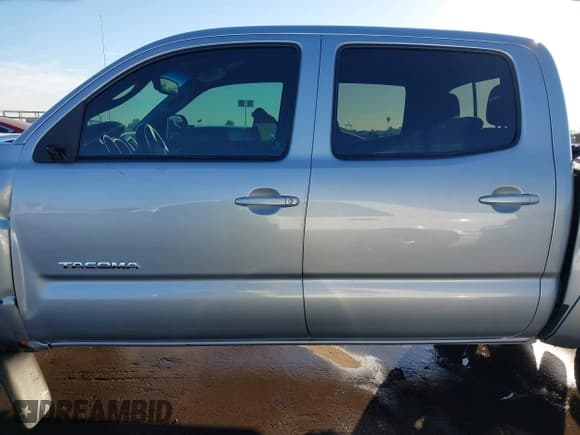 ✅ 2013 Toyota Tacoma PreRunner • VIN: 3TMJU4GN9DM145025 • Лот: 43617866. Опубликован ранее на IAAI с пробегом 99 587 миль. Бесплатный доступ к архиву аукционных продаж из США и подробный отчёт об истории автомобиля на DreamBid. Изображение 14.