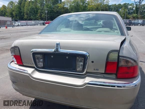 ✅ 2004 Lincoln LS Luxury • VIN: 1LNHM86S34Y616857 • Лот: 43123523. Опубликован ранее на IAAI с пробегом Не указан. Бесплатный доступ к архиву аукционных продаж из США и подробный отчёт об истории автомобиля на DreamBid. Изображение 17.