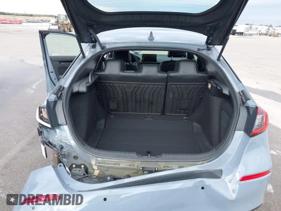 ✅ 2024 Honda Civic Sport Touring • VIN: 19XFL1G88RE011755 • Lot: 43459157. Listed on IAAI with 5,597 mi. Free auction sales archive from the USA and detailed vehicle history report at DreamBid. Image 17.