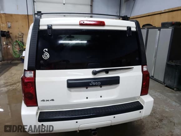 ✅ 2010 Jeep Commander Sport • VIN: 1J4RG4GK5AC131582 • Лот: 81515905. Опубликован ранее на Copart с пробегом 176 435 миль. Бесплатный доступ к архиву аукционных продаж из США и подробный отчёт об истории автомобиля на DreamBid. Изображение 6.