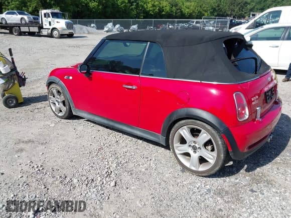 ✅ 2007 MINI Convertible S • VIN: WMWRH33537TJ43202 • Lot: 42558632. Listed on IAAI with 184,134 mi. Free auction sales archive from the USA and detailed vehicle history report at DreamBid. Image 3.