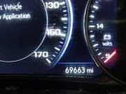 ✅ 2023 Chevrolet Traverse High Country • VIN: 1GNEVNKWXPJ176247 • Lot: 41515012. Wystawiony na IAAI z przebiegiem 69 663 mil. Bezpłatny archiwum sprzedaży aukcyjnych z USA i szczegółowy raport historii pojazdu na DreamBid. Zdjęcie 15.