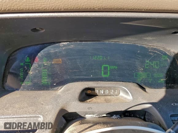 ✅ 2002 Ford Crown Victoria LX • VIN: 2FAFP74W52X160186 • Lot: 94668485. Wystawiony na Copart z przebiegiem 112 201 mil. Bezpłatny archiwum sprzedaży aukcyjnych z USA i szczegółowy raport historii pojazdu na DreamBid. Zdjęcie 9.