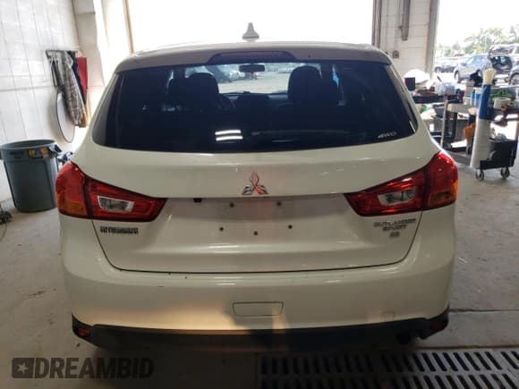 ✅ 2017 Mitsubishi Outlander SE • VIN: JA4AR3AW6HZ026912 • Лот: 70325695. Опубликован ранее на Copart с пробегом 120 751 миль. Бесплатный доступ к архиву аукционных продаж из США и подробный отчёт об истории автомобиля на DreamBid. Изображение 6.