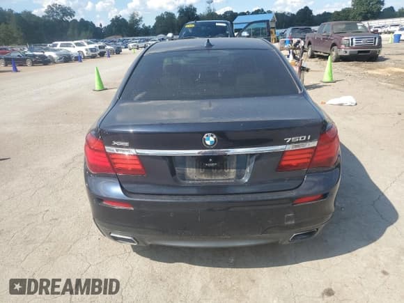 ✅ 2014 BMW 7 Series 750i xDrive • VIN: WBAYB6C51ED224298 • Lot: 84795885. Listed on Copart with 90,231 mi. Free auction sales archive from the USA and detailed vehicle history report at DreamBid. Image 6.