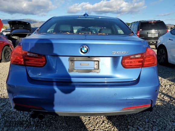 ✅ 2014 BMW 3 Series 328i • VIN: WBA3C1C55EK110956 • Lot: 93335335. Listed on Copart with 162,074 mi. Free auction sales archive from the USA and detailed vehicle history report at DreamBid. Image 6.