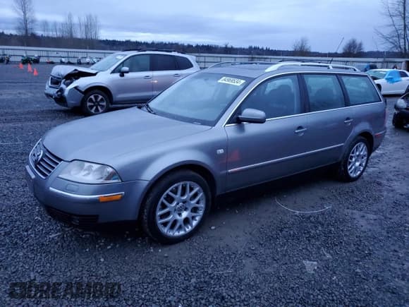 ✅ 2003 Volkswagen Passat • VIN: WVWLK63B33E378165 • Lot: 84969534. Listed on Copart with 105,162 mi. Free auction sales archive from the USA and detailed vehicle history report at DreamBid. Image 1.
