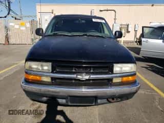 1998 Chevrolet Blazer LT z VIN 1GNDT13W5W2252765, wystawiony jako Copart lot #75337924 z przebiegiem Nie podano mil oraz Szkoda całkowita • Salvage title. Historia ofert i sprzedaży dostępna na DreamBid. Obrazek 5.