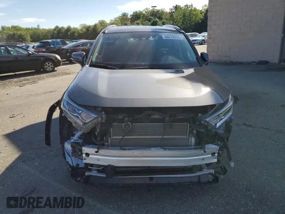 ✅ 2021 Toyota RAV4 Hybrid LE • VIN: 4T3B6RFV5MU046830 • Лот: 68819255. Опубликован ранее на Copart с пробегом 29 103 миль. Бесплатный доступ к архиву аукционных продаж из США и подробный отчёт об истории автомобиля на DreamBid. Изображение 5.