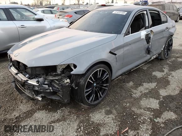 ✅ 2018 BMW M5 • VIN: WBSJF0C53JB282563 • Лот: 41495105. Опубликован ранее на Copart с пробегом 53 132 миль. Бесплатный доступ к архиву аукционных продаж из США и подробный отчёт об истории автомобиля на DreamBid. Изображение 1.