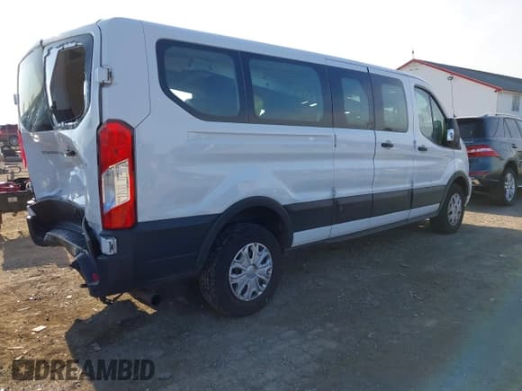 ✅ 2021 Ford Transit Passenger XL • VIN: 1FBAX2Y80MKA30698 • Lot: 40880936. Listed on IAAI with 119,808 mi. Free auction sales archive from the USA and detailed vehicle history report at DreamBid. Image 4.