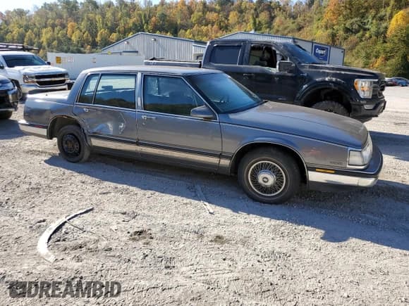 ✅ 1987 Buick Park Avenue • VIN: 1G4CW5133H1442922 • Лот: 75817444. Опубликован ранее на Copart с пробегом 95 455 миль. Бесплатный доступ к архиву аукционных продаж из США и подробный отчёт об истории автомобиля на DreamBid. Изображение 4.