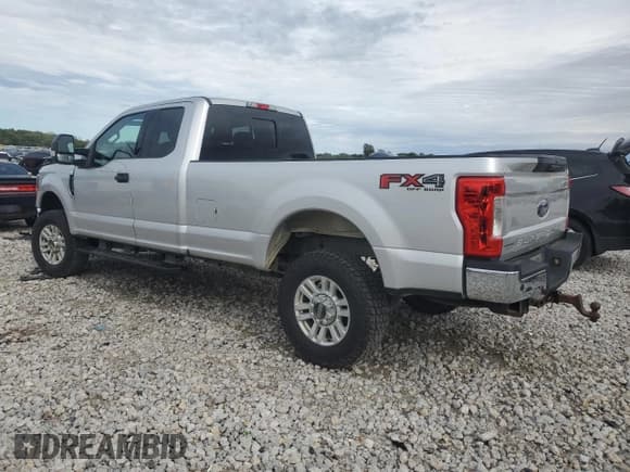 ✅ 2019 Ford F-250 XL • VIN: 1FT7X2B64KED80974 • Lot: 85522105. Listed on Copart with 173,553 mi. Free auction sales archive from the USA and detailed vehicle history report at DreamBid. Image 2.