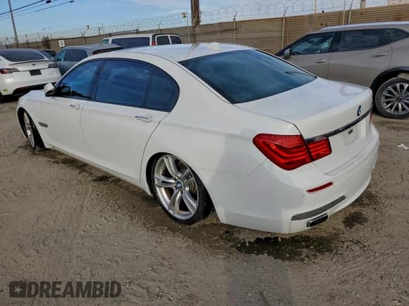 ✅ 2010 BMW 7 Series 750Li • VIN: WBAKB8C54ACY64166 • Лот: 95347605. Опубликован ранее на Copart с пробегом 163 763 миль. Бесплатный доступ к архиву аукционных продаж из США и подробный отчёт об истории автомобиля на DreamBid. Изображение 2.