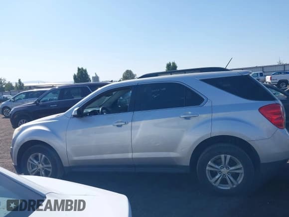 ✅ 2015 Chevrolet Equinox LT • VIN: 1GNFLFEK8FZ122793 • Lot: 43258045. Wystawiony na IAAI z przebiegiem 117 539 mil. Bezpłatny archiwum sprzedaży aukcyjnych z USA i szczegółowy raport historii pojazdu na DreamBid. Zdjęcie 14.