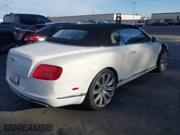 ✅ 2013 Bentley Continental GT • VIN: SCBGR3ZA8DC079426 • Lot: 41688476. Listed on IAAI with 33,576 mi. Free auction sales archive from the USA and detailed vehicle history report at DreamBid. Image 4.