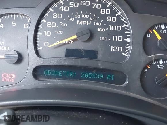 ✅ 2005 Chevrolet Silverado 2500HD LS • VIN: 1GCHK23U35F803784 • Lot: 42185294. Wystawiony na IAAI z przebiegiem 205 539 mil. Bezpłatny archiwum sprzedaży aukcyjnych z USA i szczegółowy raport historii pojazdu na DreamBid. Zdjęcie 15.