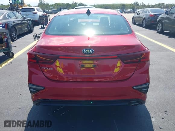 ✅ 2020 Kia Forte LXS • VIN: 3KPF24AD7LE203489 • Lot: 42389509. Wystawiony na IAAI z przebiegiem 60 648 mil. Bezpłatny archiwum sprzedaży aukcyjnych z USA i szczegółowy raport historii pojazdu na DreamBid. Zdjęcie 16.