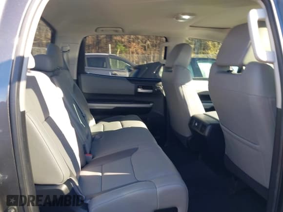 ✅ 2021 Toyota Tundra Limited • VIN: 5TFHY5F14MX996246 • Lot: 41058172. Listed on IAAI with 39,080 mi. Free auction sales archive from the USA and detailed vehicle history report at DreamBid. Image 8.