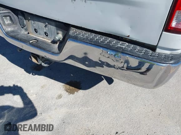 ✅ 2018 Ram 2500 Tradesman • VIN: 3C6UR5HJ6JG239753 • Lot: 43585290. Wystawiony na IAAI z przebiegiem 288 546 mil. Bezpłatny archiwum sprzedaży aukcyjnych z USA i szczegółowy raport historii pojazdu na DreamBid. Zdjęcie 18.
