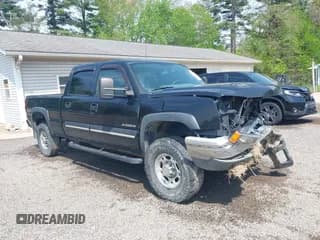 ✅ 2005 Chevrolet Silverado 2500HD LS • VIN: 1GCHK23UX5F857938 • Lot: 42169810. Wystawiony na IAAI z przebiegiem 212 327 mil. Bezpłatny archiwum sprzedaży aukcyjnych z USA i szczegółowy raport historii pojazdu na DreamBid. Zdjęcie 1.