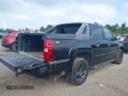 ✅ 2007 Chevrolet Avalanche LTZ • VIN: 3GNFK12327G273357 • Lot: 42980910. Listed on IAAI with 216,931 mi. Free auction sales archive from the USA and detailed vehicle history report at DreamBid. Image 4.