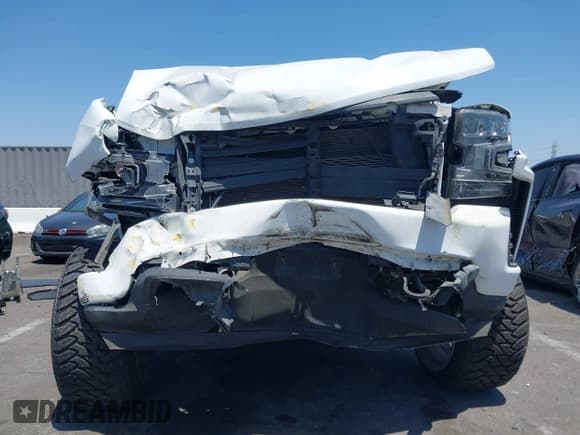 ✅ 2019 Chevrolet Silverado 1500 RST • VIN: 3GCUYEED7KG236968 • Lot: 42543171. Wystawiony na IAAI z przebiegiem 91 245 mil. Bezpłatny archiwum sprzedaży aukcyjnych z USA i szczegółowy raport historii pojazdu na DreamBid. Zdjęcie 18.