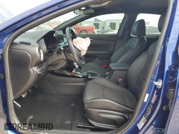 ✅ 2020 Kia Forte GT-Line • VIN: 3KPF34AD3LE200201 • Lot: 89731235. Wystawiony na Copart z przebiegiem 43 674 mil. Bezpłatny archiwum sprzedaży aukcyjnych z USA i szczegółowy raport historii pojazdu na DreamBid. Zdjęcie 7.