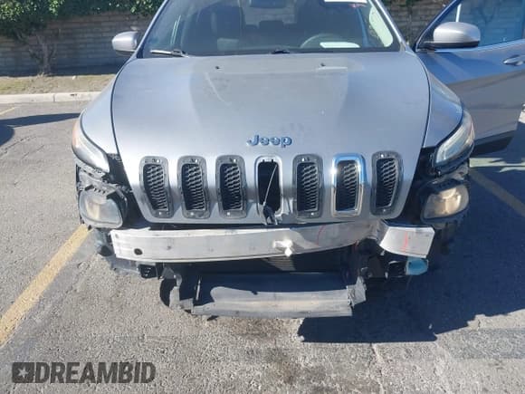 ✅ 2014 Jeep Cherokee Latitude • VIN: 1C4PJLCB2EW265534 • Лот: 43860817. Опубликован ранее на IAAI с пробегом 200 349 миль. Бесплатный доступ к архиву аукционных продаж из США и подробный отчёт об истории автомобиля на DreamBid. Изображение 6.