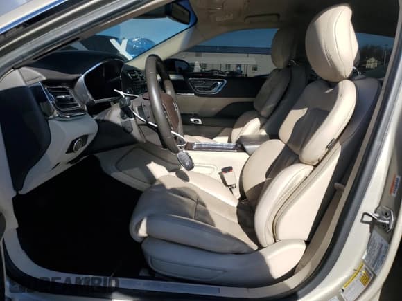 ✅ 2017 Lincoln Continental Select • VIN: 1LN6L9SP6H5605358 • Lot: 92455345. Wystawiony na Copart z przebiegiem 77 718 mil. Bezpłatny archiwum sprzedaży aukcyjnych z USA i szczegółowy raport historii pojazdu na DreamBid. Zdjęcie 7.