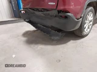 ✅ 2015 Jeep Cherokee Latitude • VIN: 1C4PJMCB2FW623173 • Лот: 43634648. Опубликован ранее на IAAI с пробегом 175 548 миль. Бесплатный доступ к архиву аукционных продаж из США и подробный отчёт об истории автомобиля на DreamBid. Изображение 6.