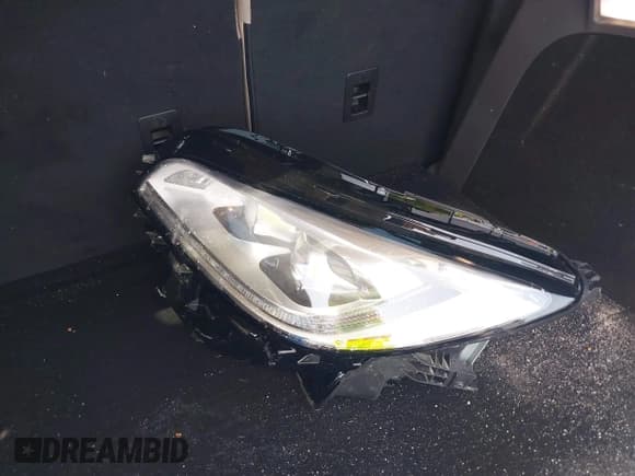 ✅ 2023 Lincoln Corsair Reserve • VIN: 5LMCJ2CA5PUL27449 • Lot: 42456764. Wystawiony na IAAI z przebiegiem 5 331 mil. Bezpłatny archiwum sprzedaży aukcyjnych z USA i szczegółowy raport historii pojazdu na DreamBid. Zdjęcie 12.