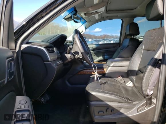 ✅ 2016 Chevrolet Suburban LTZ • VIN: 1GNSKJKC2GR428049 • Lot: 77848364. Wystawiony na Copart z przebiegiem 351 915 mil. Bezpłatny archiwum sprzedaży aukcyjnych z USA i szczegółowy raport historii pojazdu na DreamBid. Zdjęcie 7.