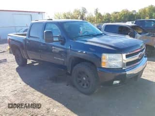 2007 Chevrolet Silverado 1500 1LT z VIN 2GCEK13M571509245, wystawiony jako IAAI lot #43353113 z przebiegiem 238 501 mil mil oraz . Historia ofert i sprzedaży dostępna na DreamBid. Obrazek 1.