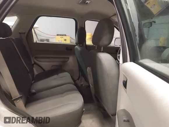 ✅ 2008 Ford Escape XLS • VIN: 1FMCU92Z28KA28752 • Lot: 43069111. Listed on IAAI with 114,136 mi. Free auction sales archive from the USA and detailed vehicle history report at DreamBid. Image 8.