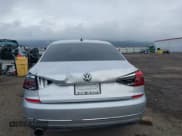✅ 2017 Volkswagen Passat S • VIN: 1VWAT7A35HC003660 • Лот: 43744158. Опубликован ранее на IAAI с пробегом 134 221 миль. Бесплатный доступ к архиву аукционных продаж из США и подробный отчёт об истории автомобиля на DreamBid. Изображение 17.