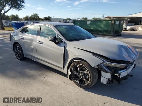 ✅ 2025 Kia K5 GT-Line • VIN: KNAG64J71S5327932 • Lot: 89812105. Wystawiony na Copart z przebiegiem 13 518 mil. Bezpłatny archiwum sprzedaży aukcyjnych z USA i szczegółowy raport historii pojazdu na DreamBid. Zdjęcie 4.