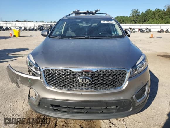 ✅ 2016 Kia Sorento LX • VIN: 5XYPG4A54GG160804 • Lot: 86708225. Wystawiony na Copart z przebiegiem 101 283 mil. Bezpłatny archiwum sprzedaży aukcyjnych z USA i szczegółowy raport historii pojazdu na DreamBid. Zdjęcie 5.