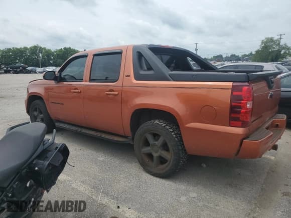 ✅ 2007 Chevrolet Avalanche 1LT • VIN: 3GNFK123X7G127840 • Lot: 60097835. Listed on Copart with 318,471 mi. Free auction sales archive from the USA and detailed vehicle history report at DreamBid. Image 2.