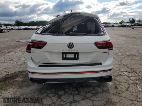 ✅ 2022 Volkswagen Tiguan SE R-Line Black • VIN: 3VV8B7AX4NM143296 • Lot: 69261115. Wystawiony na Copart z przebiegiem 42 989 mil. Bezpłatny archiwum sprzedaży aukcyjnych z USA i szczegółowy raport historii pojazdu na DreamBid. Zdjęcie 6.