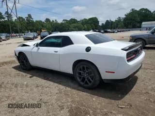 ✅ 2023 Dodge Challenger SXT • VIN: 2C3CDZAG1PH550190 • Lot: 54818244. Wystawiony na Copart z przebiegiem 10 934 mil. Bezpłatny archiwum sprzedaży aukcyjnych z USA i szczegółowy raport historii pojazdu na DreamBid. Zdjęcie 2.