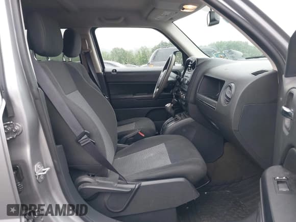 ✅ 2016 Jeep Patriot Sport • VIN: 1C4NJPBB0GD800486 • Лот: 42532852. Опубликован ранее на IAAI с пробегом 204 071 миль. Бесплатный доступ к архиву аукционных продаж из США и подробный отчёт об истории автомобиля на DreamBid. Изображение 5.