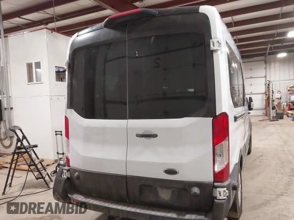 ✅ 2020 Ford Transit Passenger XL • VIN: 1FBAX2C8XLKB51891 • Lot: 38819554. Wystawiony na IAAI z przebiegiem Nie podano. Bezpłatny archiwum sprzedaży aukcyjnych z USA i szczegółowy raport historii pojazdu na DreamBid. Zdjęcie 15.