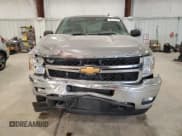 ✅ 2012 Chevrolet Silverado 2500HD LT • VIN: 1GC2KXCG9CZ269599 • Lot: 82616234. Wystawiony na Copart z przebiegiem 184 915 mil. Bezpłatny archiwum sprzedaży aukcyjnych z USA i szczegółowy raport historii pojazdu na DreamBid. Zdjęcie 5.