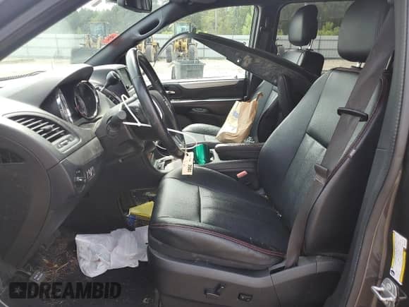 2019 Dodge Grand Caravan GT z VIN 2C4RDGEG0KR535414, wystawiony jako Copart lot #80907895 z przebiegiem 98 278 mil mil oraz Szkoda całkowita • Salvage title. Historia ofert i sprzedaży dostępna na DreamBid. Obrazek 7.