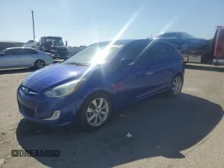 ✅ 2013 Hyundai Accent SE • VIN: KMHCU5AE3DU109555 • Лот: 92832355. Опубликован ранее на Copart с пробегом 131 474 миль. Бесплатный доступ к архиву аукционных продаж из США и подробный отчёт об истории автомобиля на DreamBid. Изображение 1.